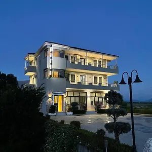 Hotel Selfo, Dervisciani